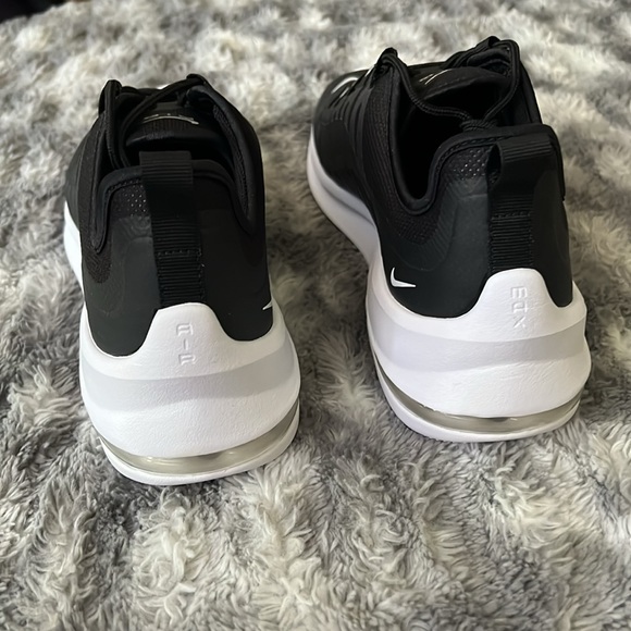 Nike Mens Air Max Axis Black & White Size: 8.5 (AA2146 003) - Picture 2 of 7